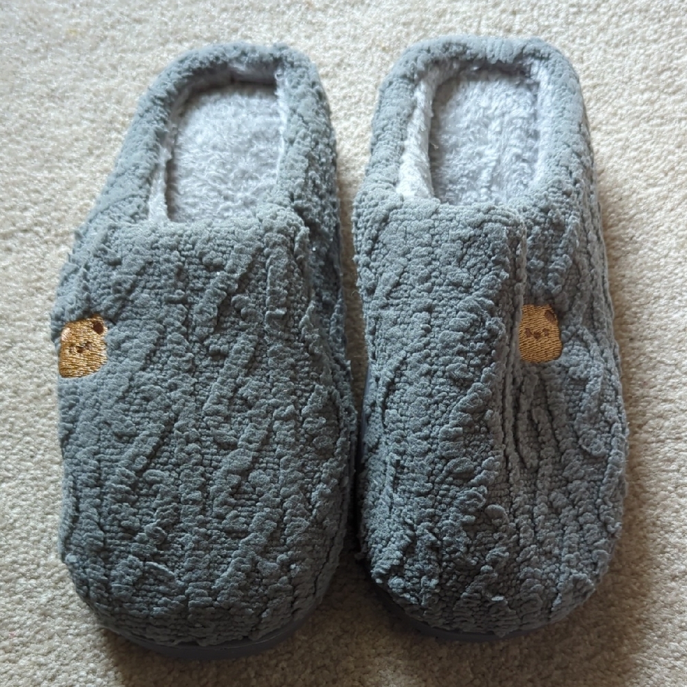 NWT Cozy Gray Women's Slippers